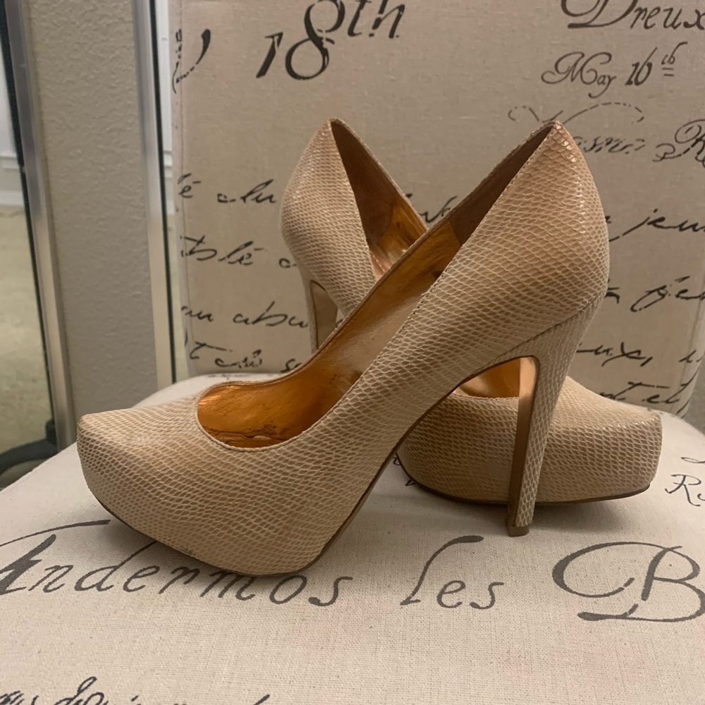 BCBGeneration nude platforms